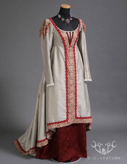 AW-001-04 女性衣裳