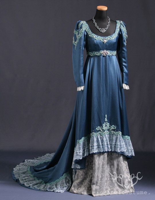 AW-001-10 女性衣裳