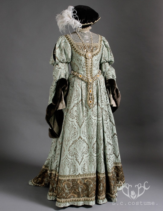 AW-005-01 女性衣裳