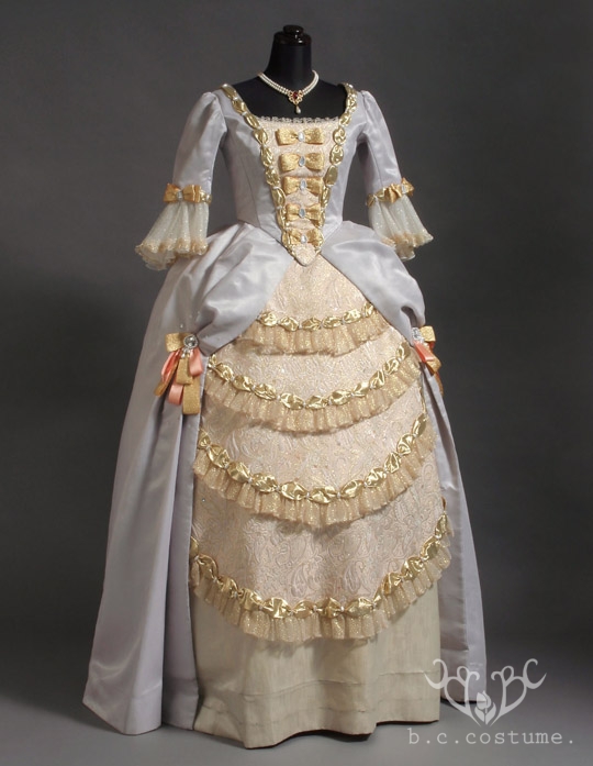 AW-009-02 女性衣裳