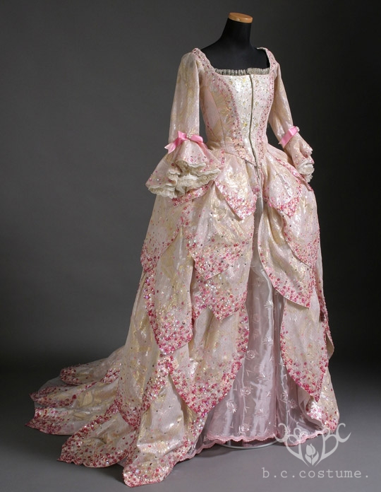 AW-016-01 女性衣裳